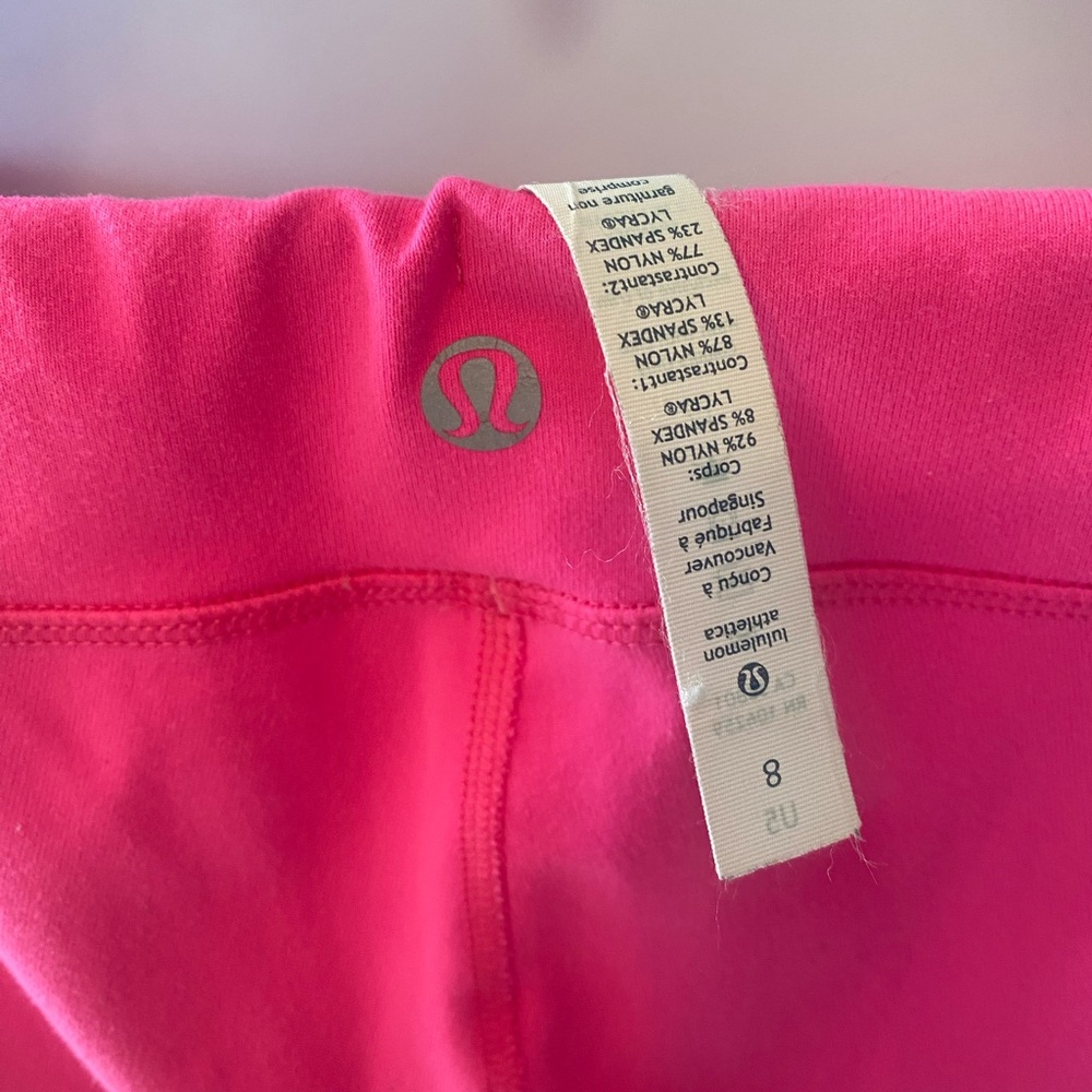 Lululemon 2-Pc Pink and White Capri Set- Super Cute! - Picture 3 of 4